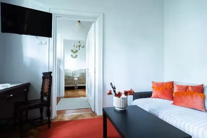 בוקרשט Authentic Interbelic Villa In The City Center רומניה